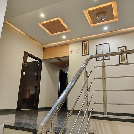 Hotel Sahyog & Rooms Surat Exterior foto