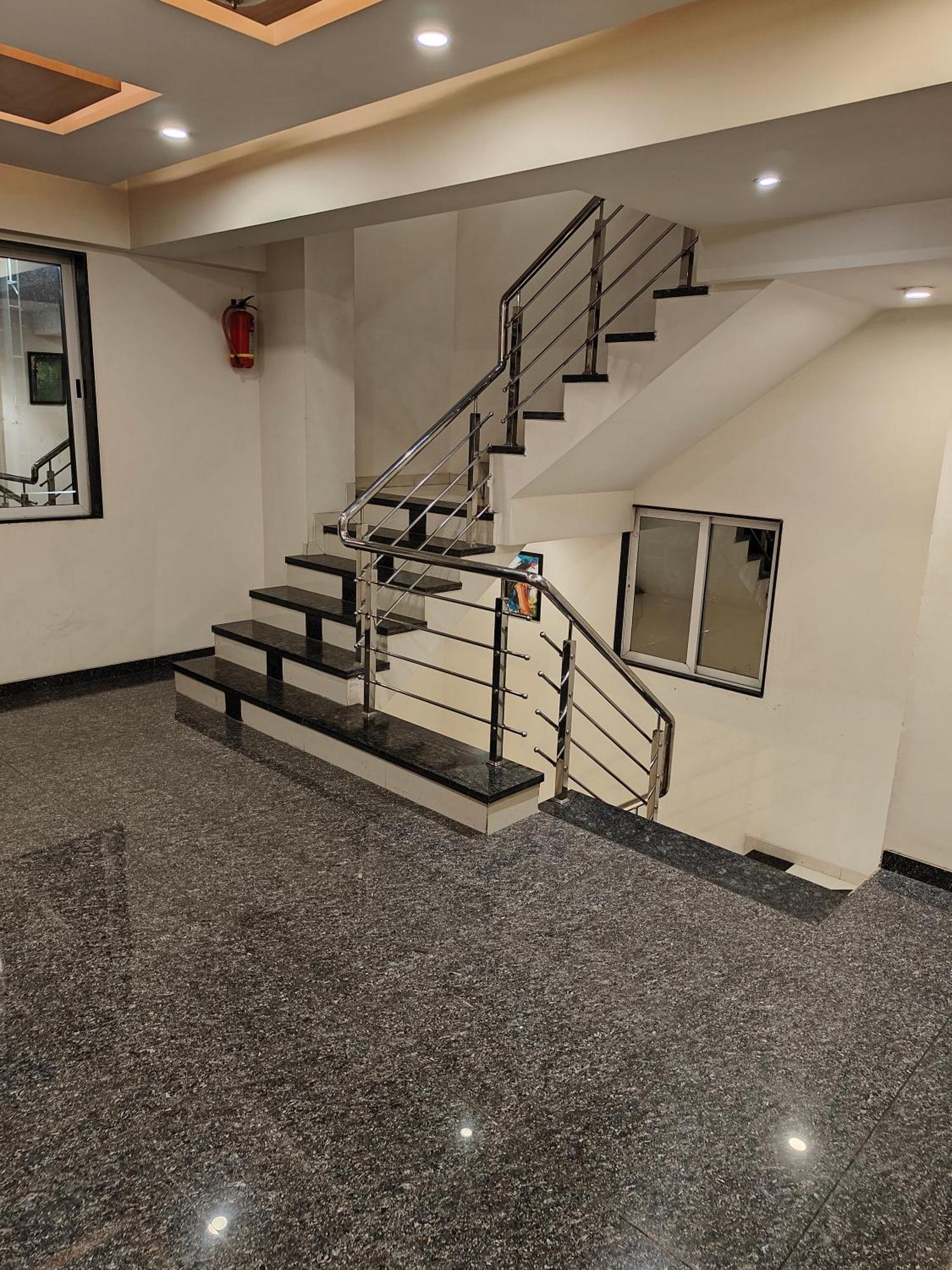 Hotel Sahyog & Rooms Surat Exterior foto