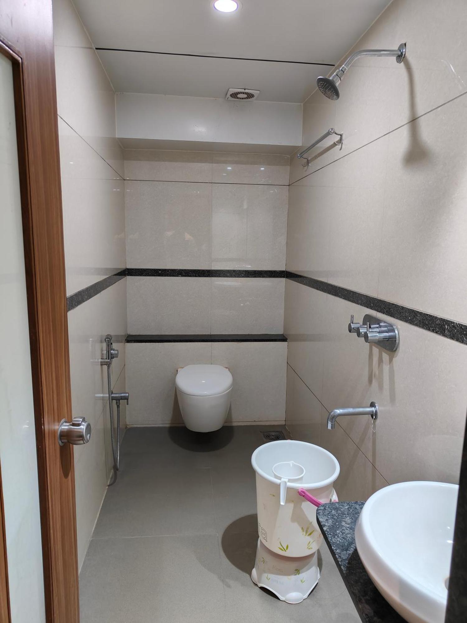 Hotel Sahyog & Rooms Surat Exterior foto